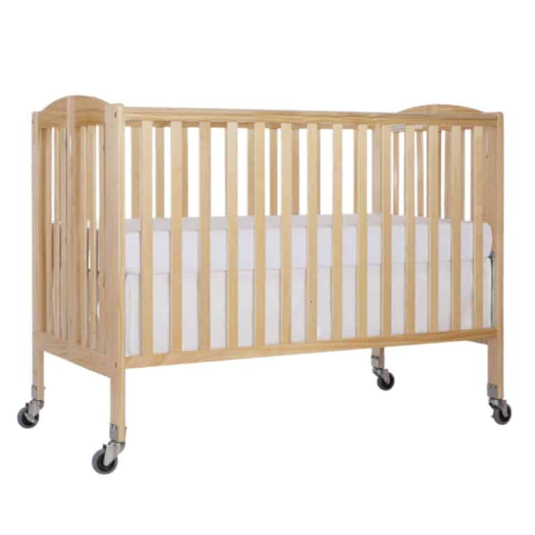 Full-size Crib with Linens