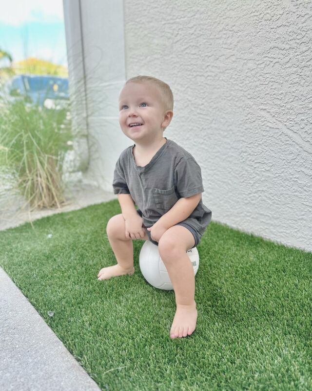 • We have all sorts of fun items for rent - even outdoor toys!! ☀️🏝️

• These kiddos are loving their time outdoors playing with our volleyball and soccer ball 🏐 ⚽️ 

• There’s so much to do around here, but sometimes you just need the simple things. Check them all out here! ⬇️
www.kiddosrentals.com